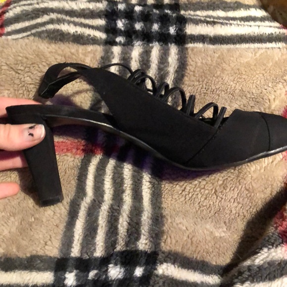 LMPO FLEX black criss cross heals - Picture 3 of 3